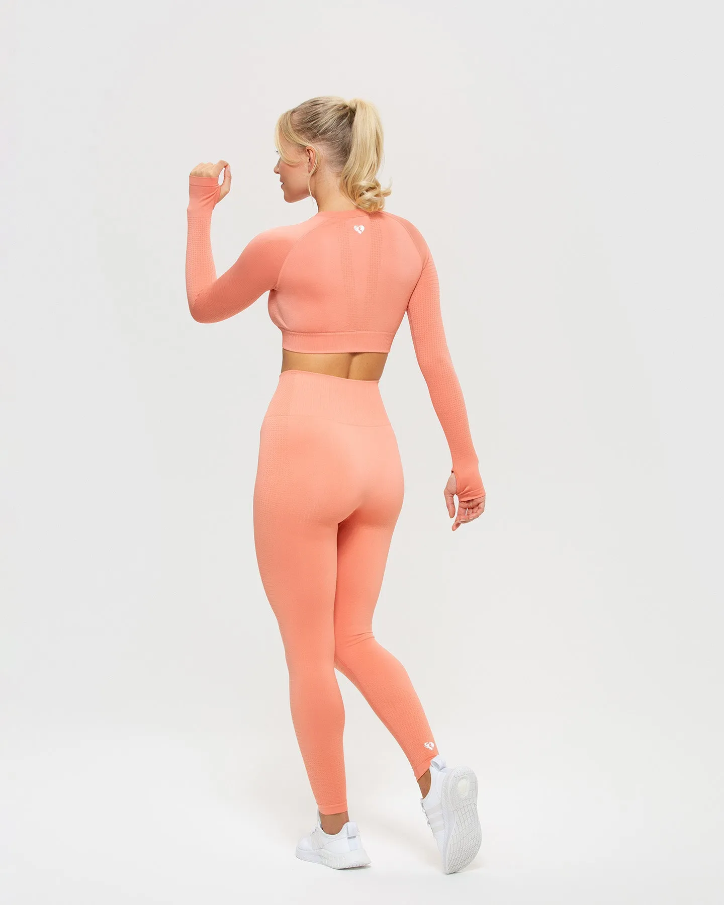 Power Seamless Long Sleeve Crop Top | Peach Sand