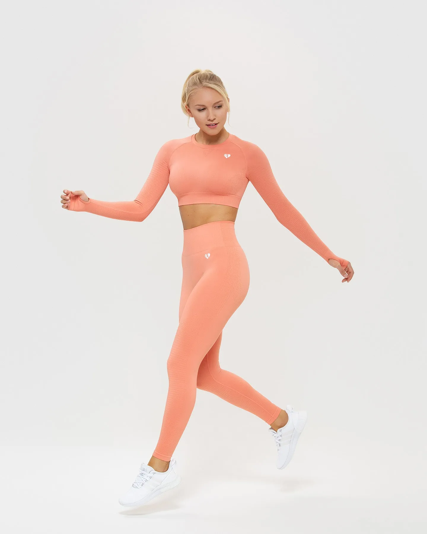 Power Seamless Long Sleeve Crop Top | Peach Sand