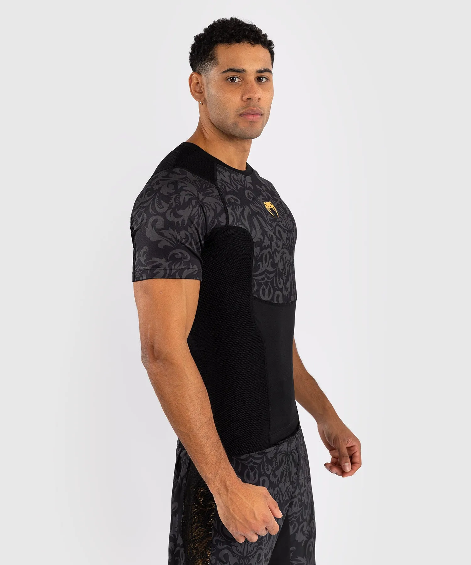 Venum x Ilia Topuria Unmatched Short Sleeve Rashguard - Black/Gold